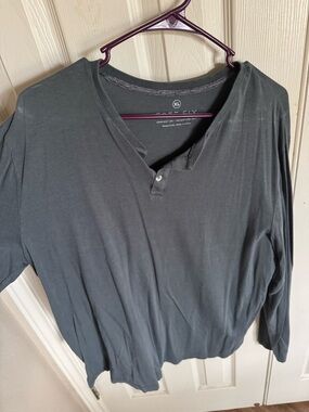 Free Fly Men's Charcoal Long-Sleeve Henley